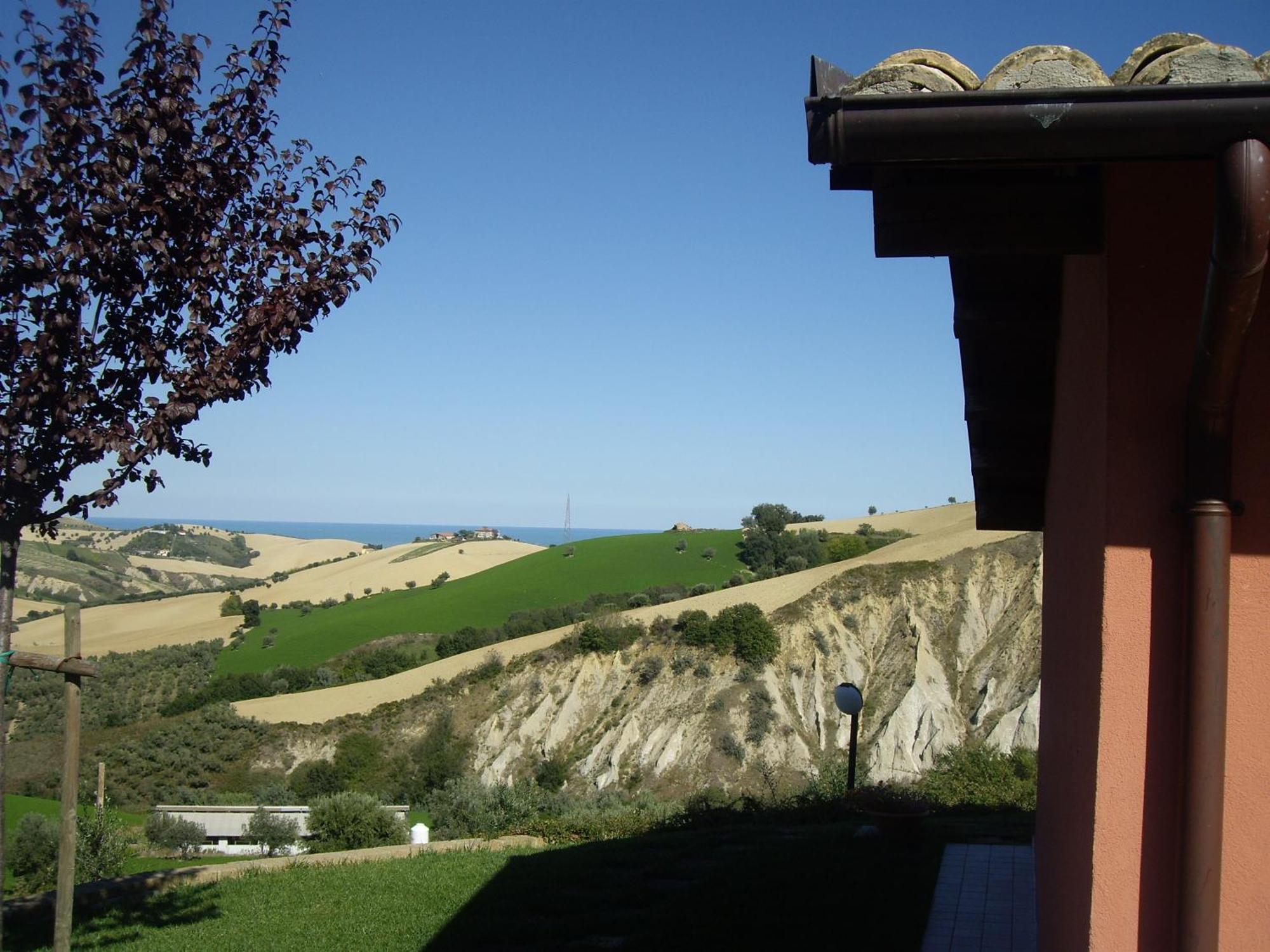 Agriturismo Il Borgo Degli Ulivi Розето-дельи-Абруцци Экстерьер фото