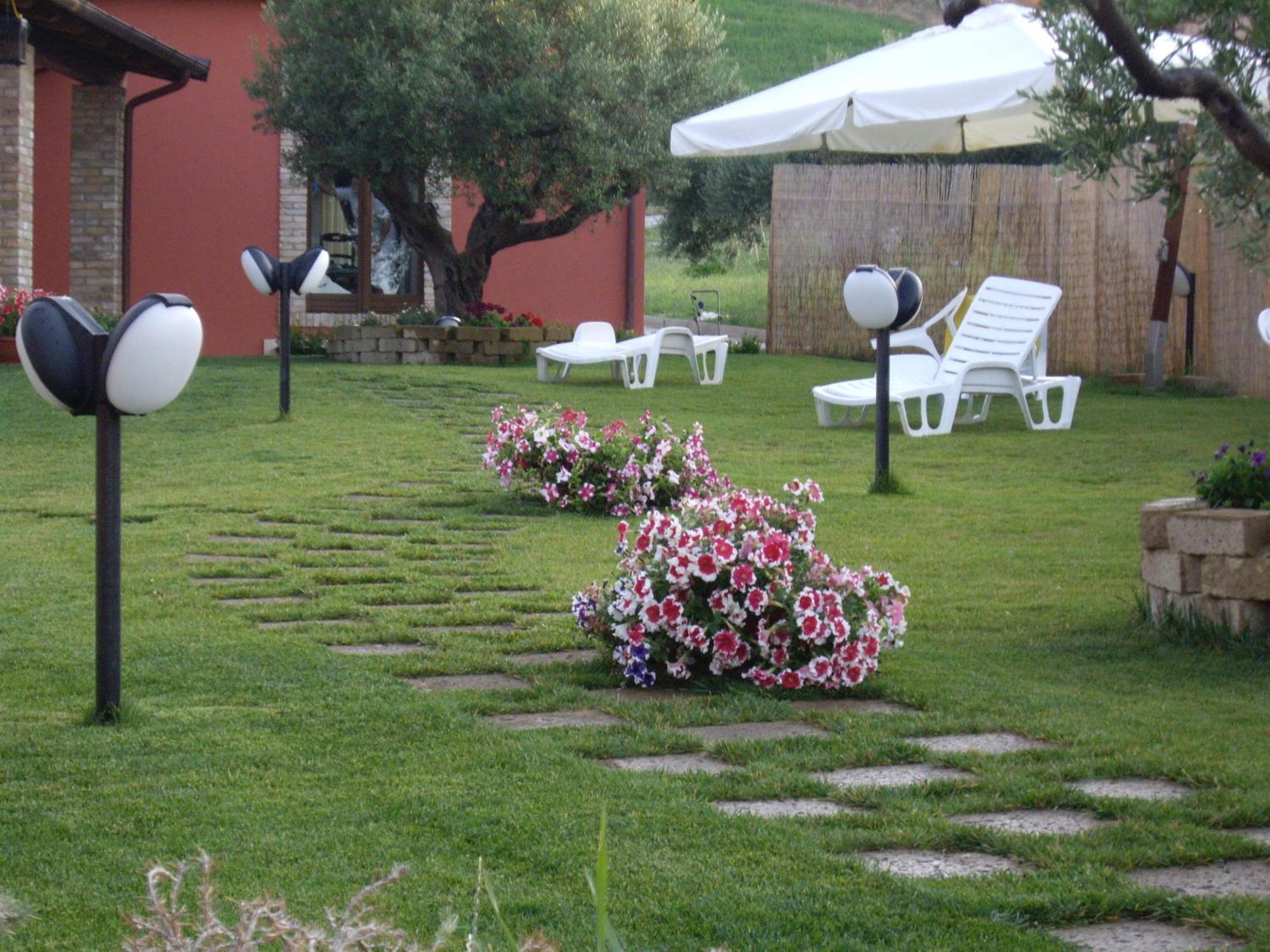 Agriturismo Il Borgo Degli Ulivi Розето-дельи-Абруцци Экстерьер фото